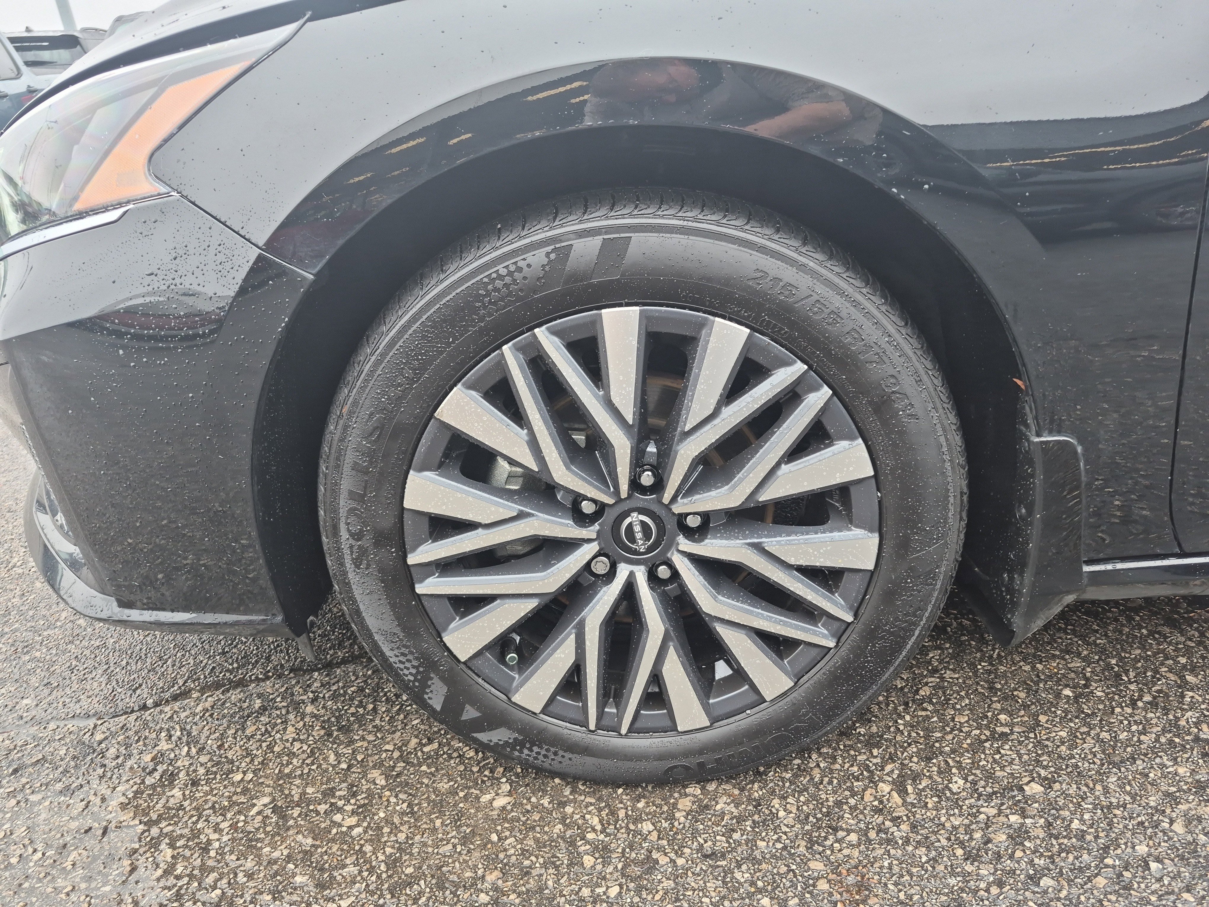 Used 2024 Nissan Altima 2.5 SV w/ SV Premium Package image 7