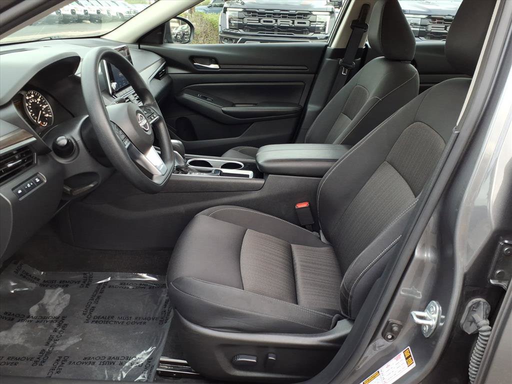 Used 2024 Nissan Altima 2.5 SV image 13
