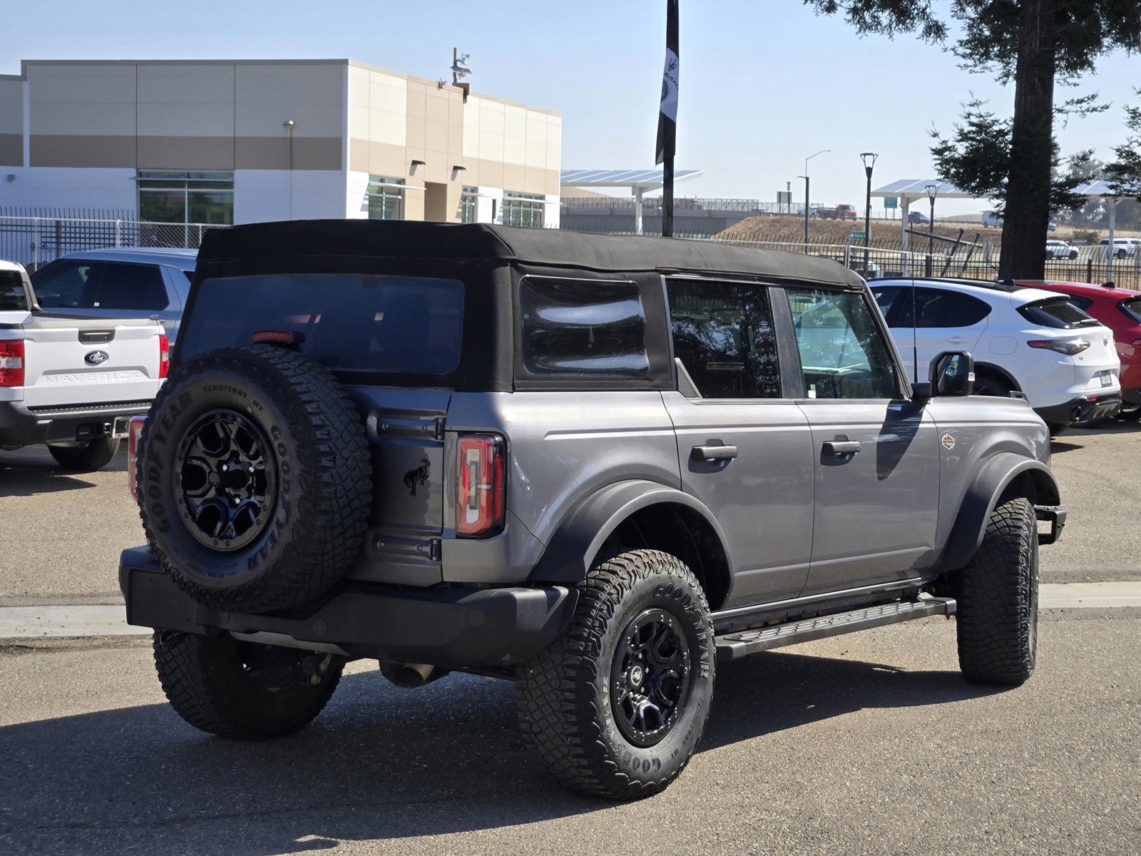 Certified 2023 Ford Bronco Wildtrak image 5