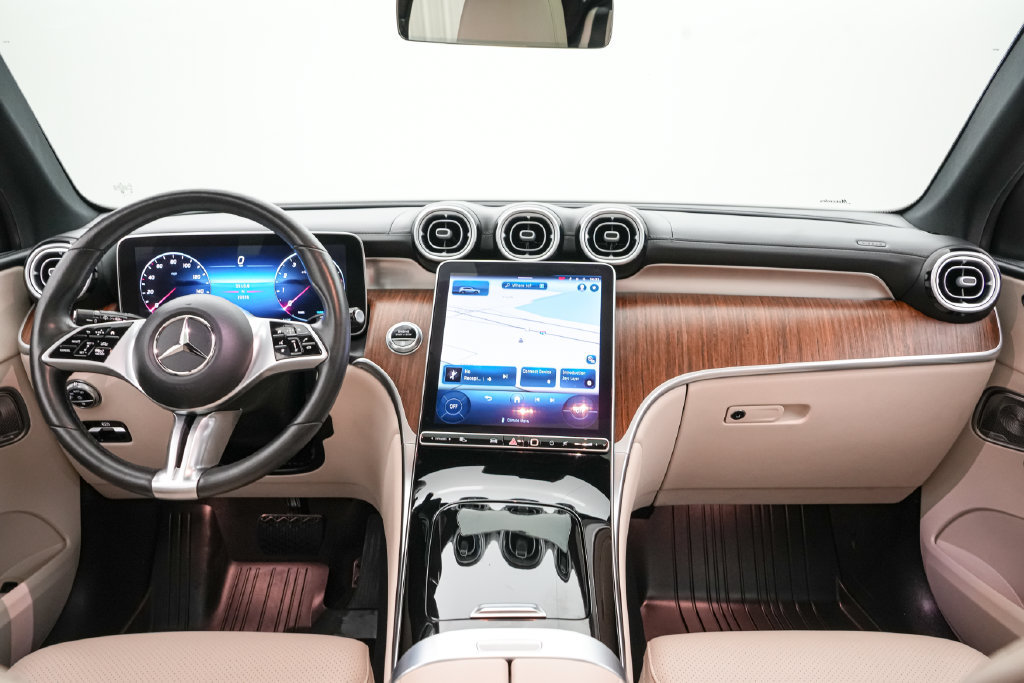 Used 2023 Mercedes-Benz GLC 300 4MATIC image 16