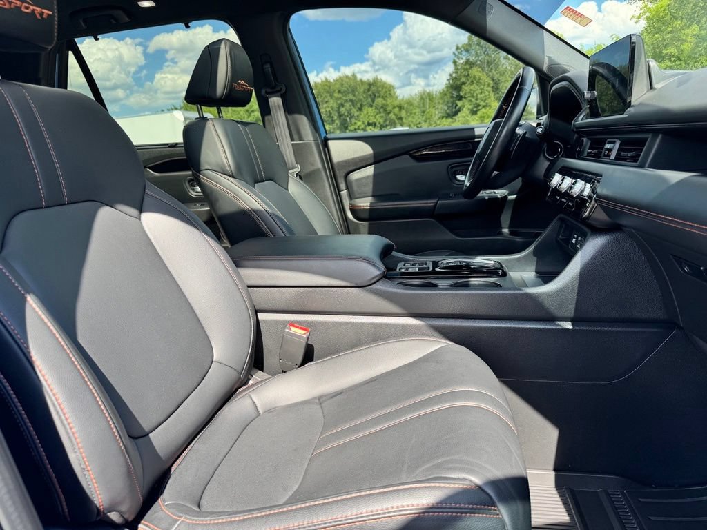 Used 2023 Honda Pilot TrailSport image 17
