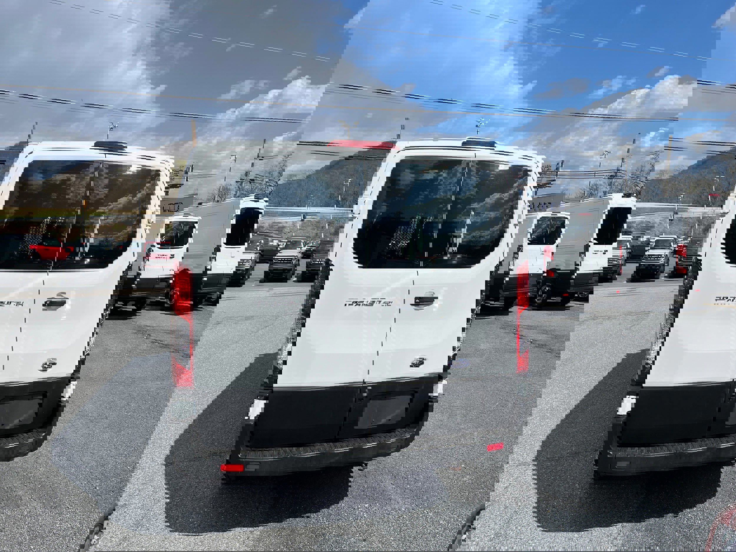 Certified 2019 Ford Transit 250 130 Low Roof w/ Exterior Upgrade Package image 4