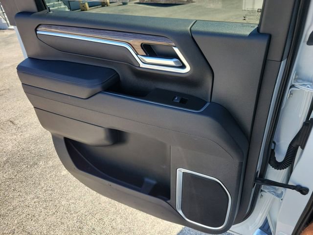 Used 2025 Chevrolet Silverado 2500 LT w/ Convenience Package AWD/4WD image 11