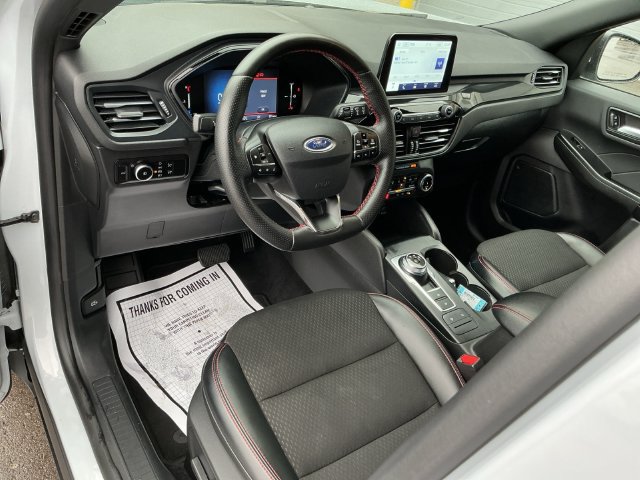 Certified 2025 Ford Escape ST-Line Select AWD/4WD image 21