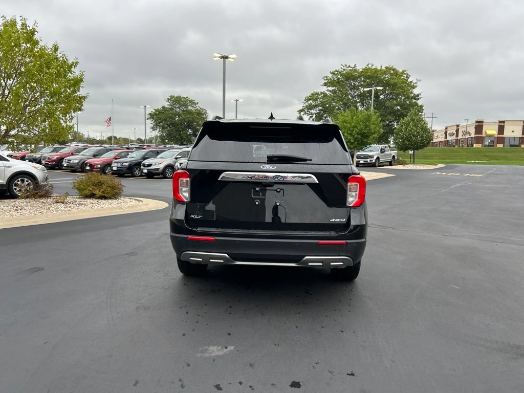 Certified 2023 Ford Explorer XLT w/ Equipment Group 202A AWD/4WD image 7