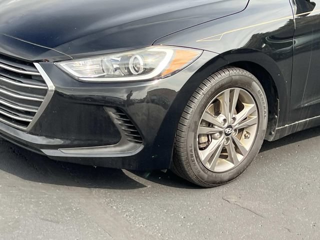 Used 2017 Hyundai Elantra SE FWD image 4