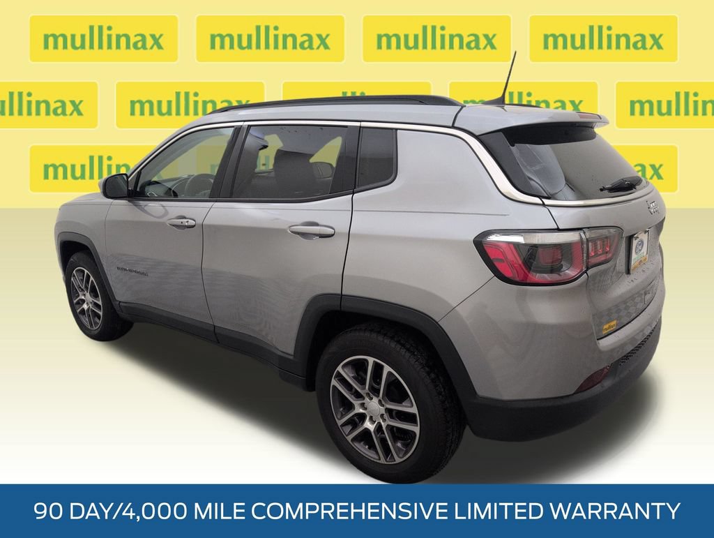 Used 2018 Jeep Compass Latitude w/ Popular Equipment Group FWD image 9
