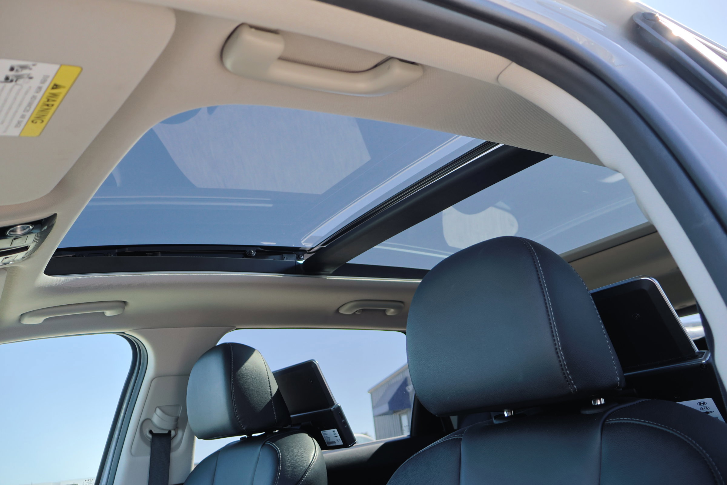 Used 2022 Kia Sorento SX image 16