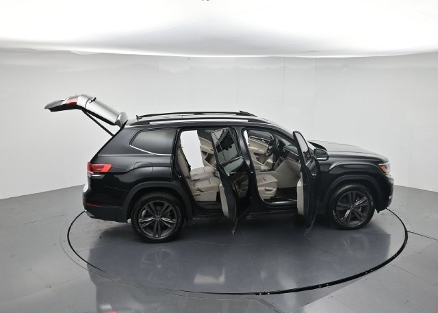 Used 2023 Volkswagen Atlas SE w/ Panoramic Sunroof Package FWD image 49