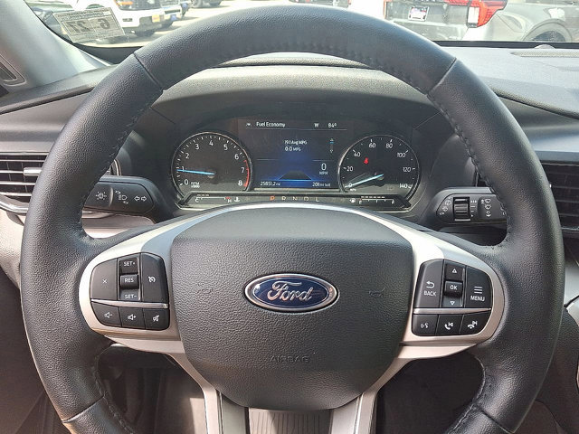 Certified 2022 Ford Explorer XLT w/ Equipment Group 202A image 16