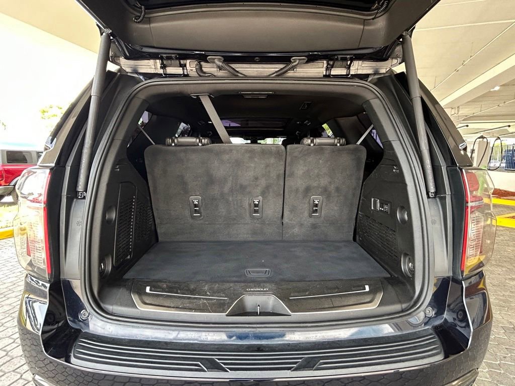 Used 2022 Chevrolet Tahoe RST w/ Sport Performance Package RWD image 32