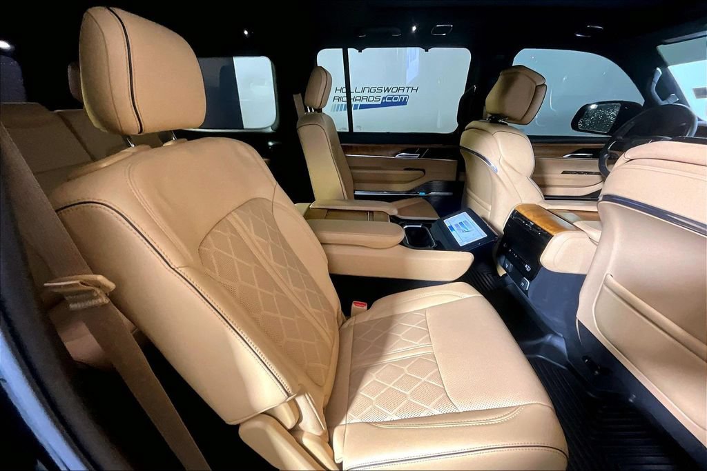Used 2022 Jeep Grand Wagoneer Series III AWD/4WD image 22