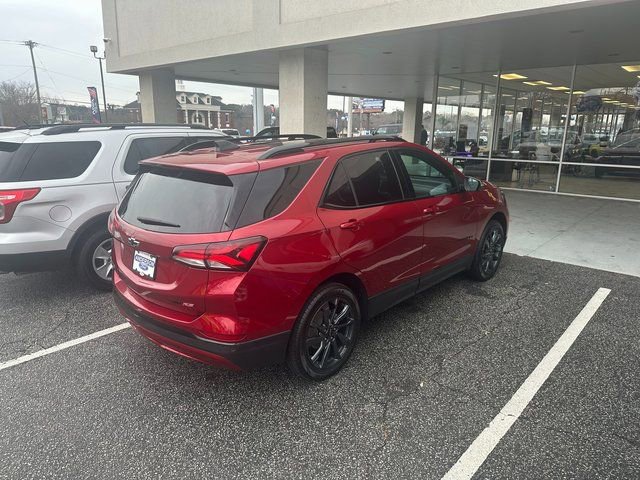Used 2024 Chevrolet Equinox RS w/ RS Leather Package image 2