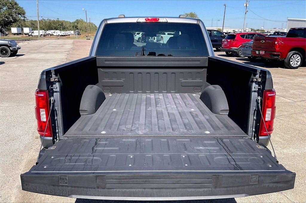 Certified 2021 Ford F150 XLT w/ Equipment Group 302A High image 38