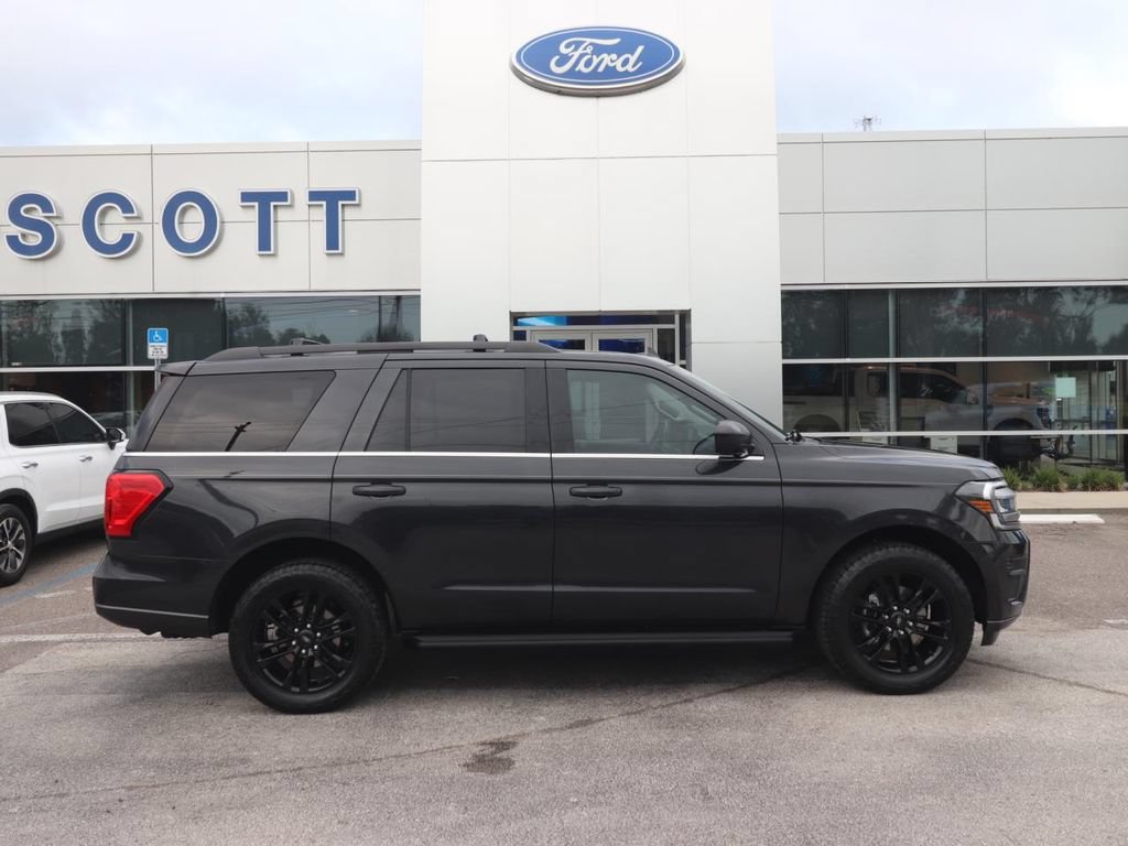 Certified 2024 Ford Expedition XLT RWD image 18