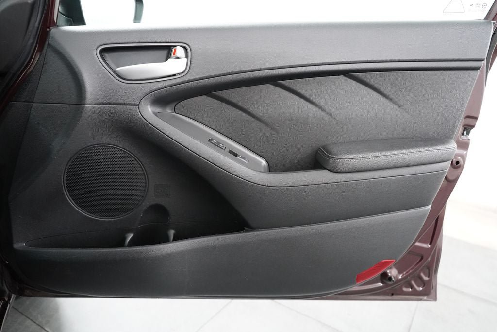 Used 2017 Kia Forte LX FWD image 31