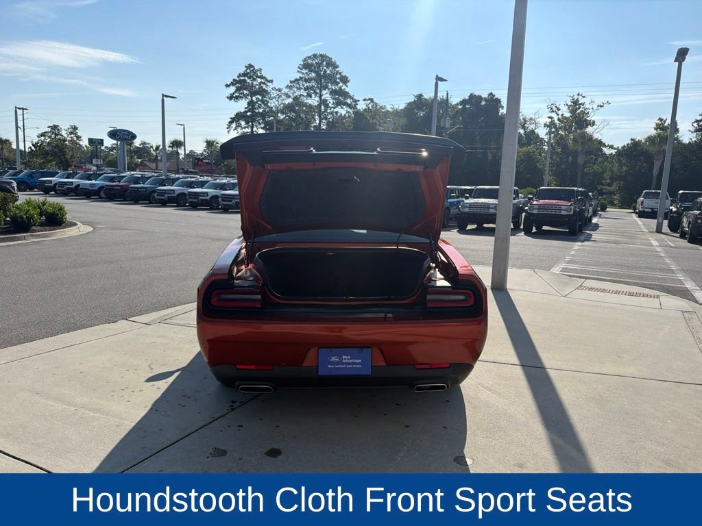 Used 2020 Dodge Challenger SXT w/ Blacktop Package RWD image 8