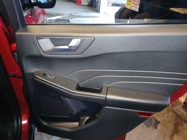 Certified 2022 Ford Escape SEL w/ SEL Stealth AWD Package image 41