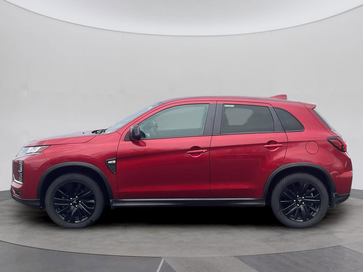 Used 2021 Mitsubishi Outlander Sport LE image 2