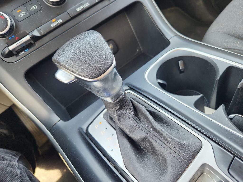 Used 2023 Kia Carnival LX image 37