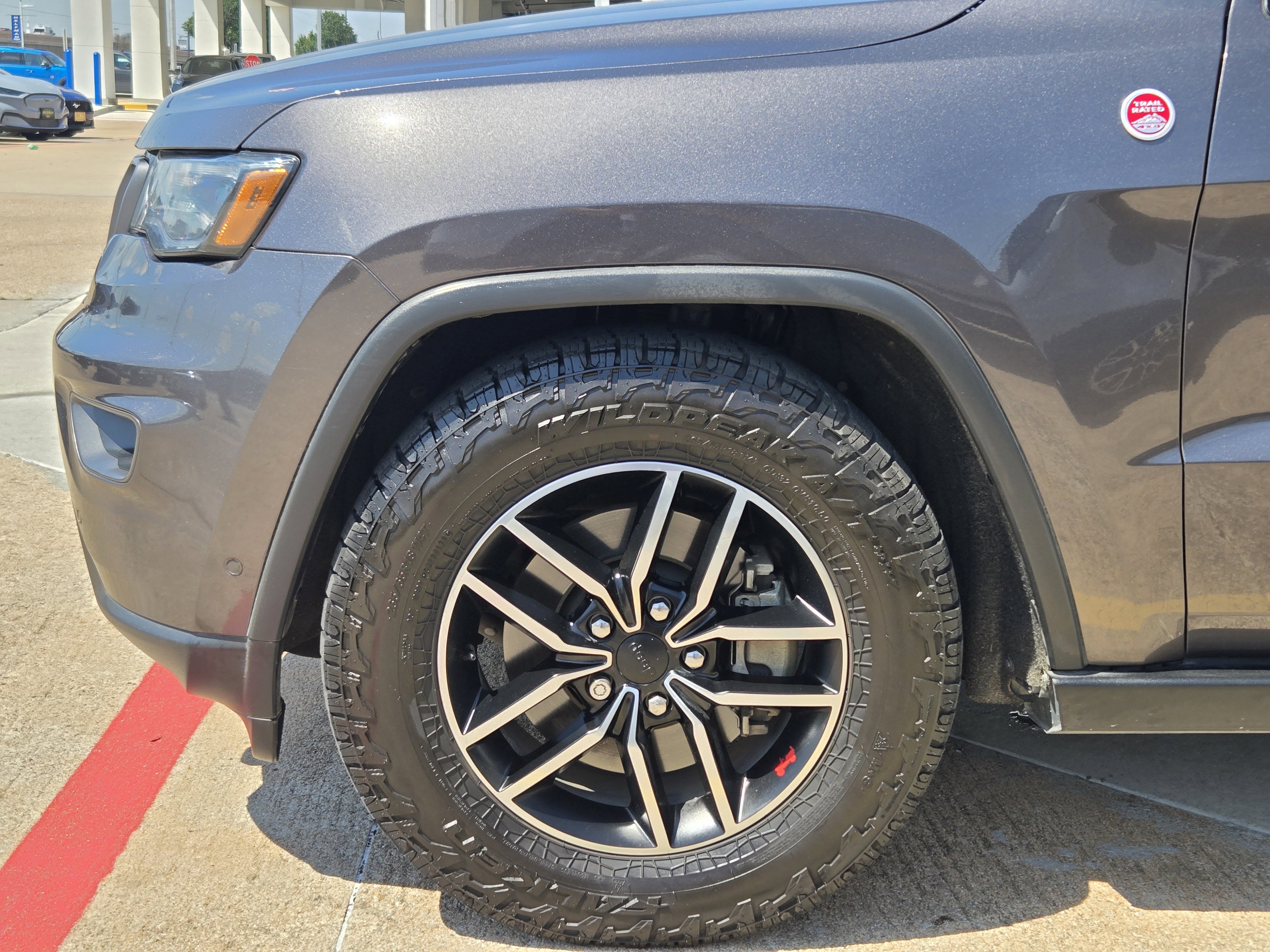 Used 2018 Jeep Grand Cherokee Trailhawk w/ Trailhawk Luxury Group AWD/4WD image 5