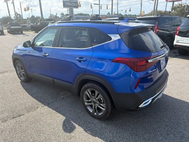 Used 2023 Kia Seltos S w/ Navigation Package FWD image 5