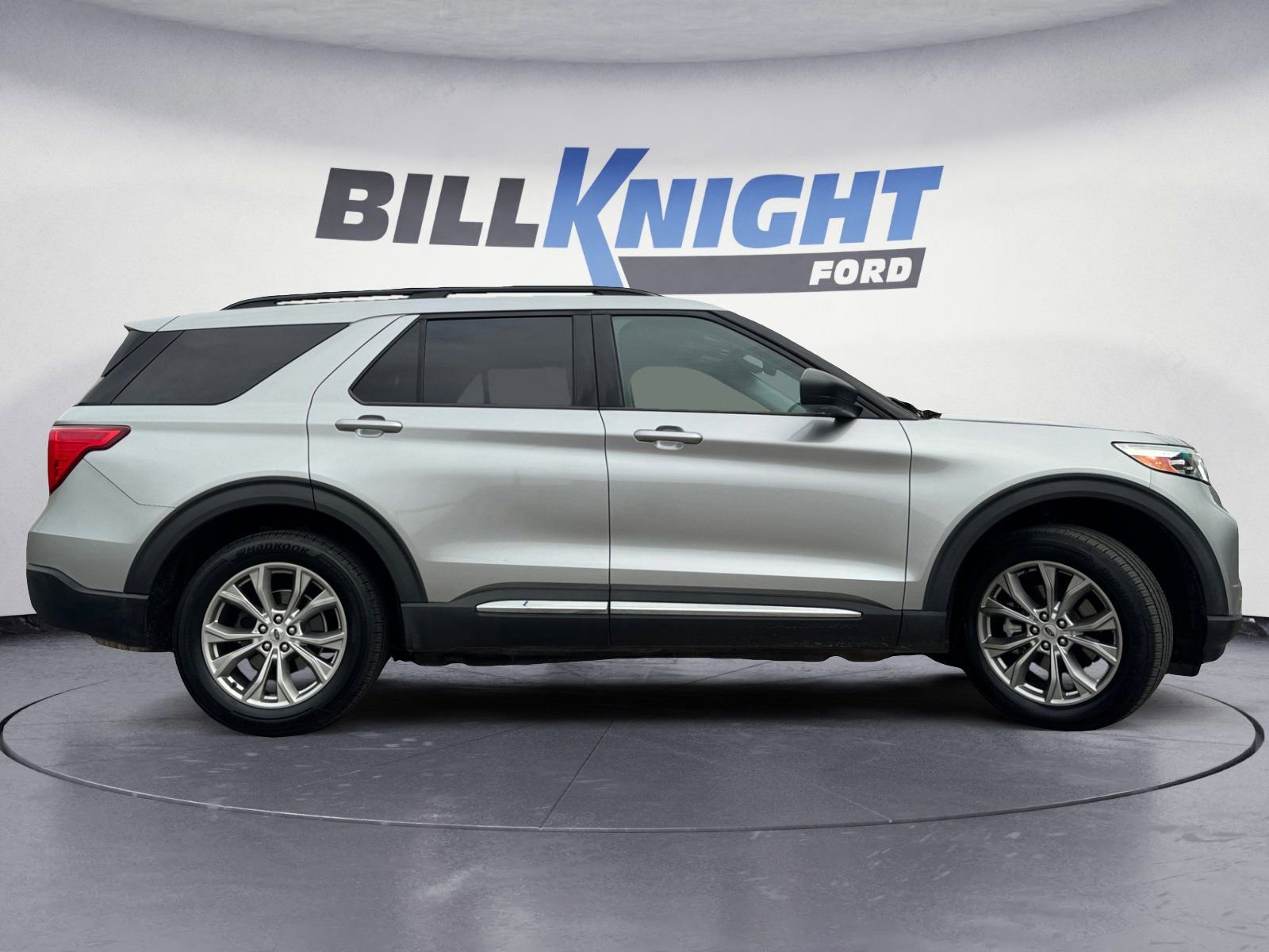 Certified 2021 Ford Explorer XLT w/ Equipment Group 202A image 6