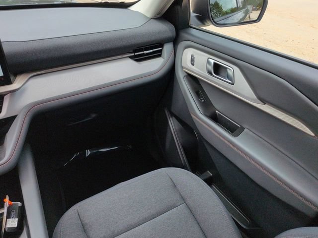 Certified 2025 Ford Explorer Active RWD image 19