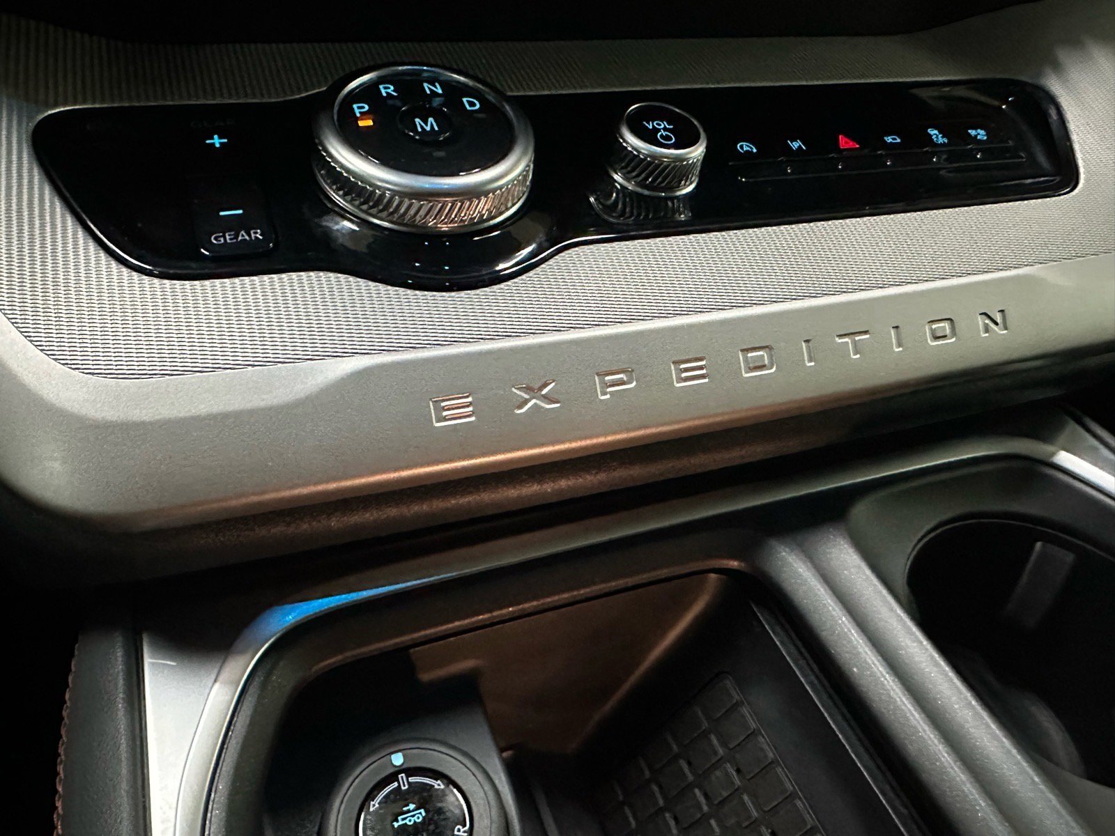 Certified 2025 Ford Expedition Active image 41