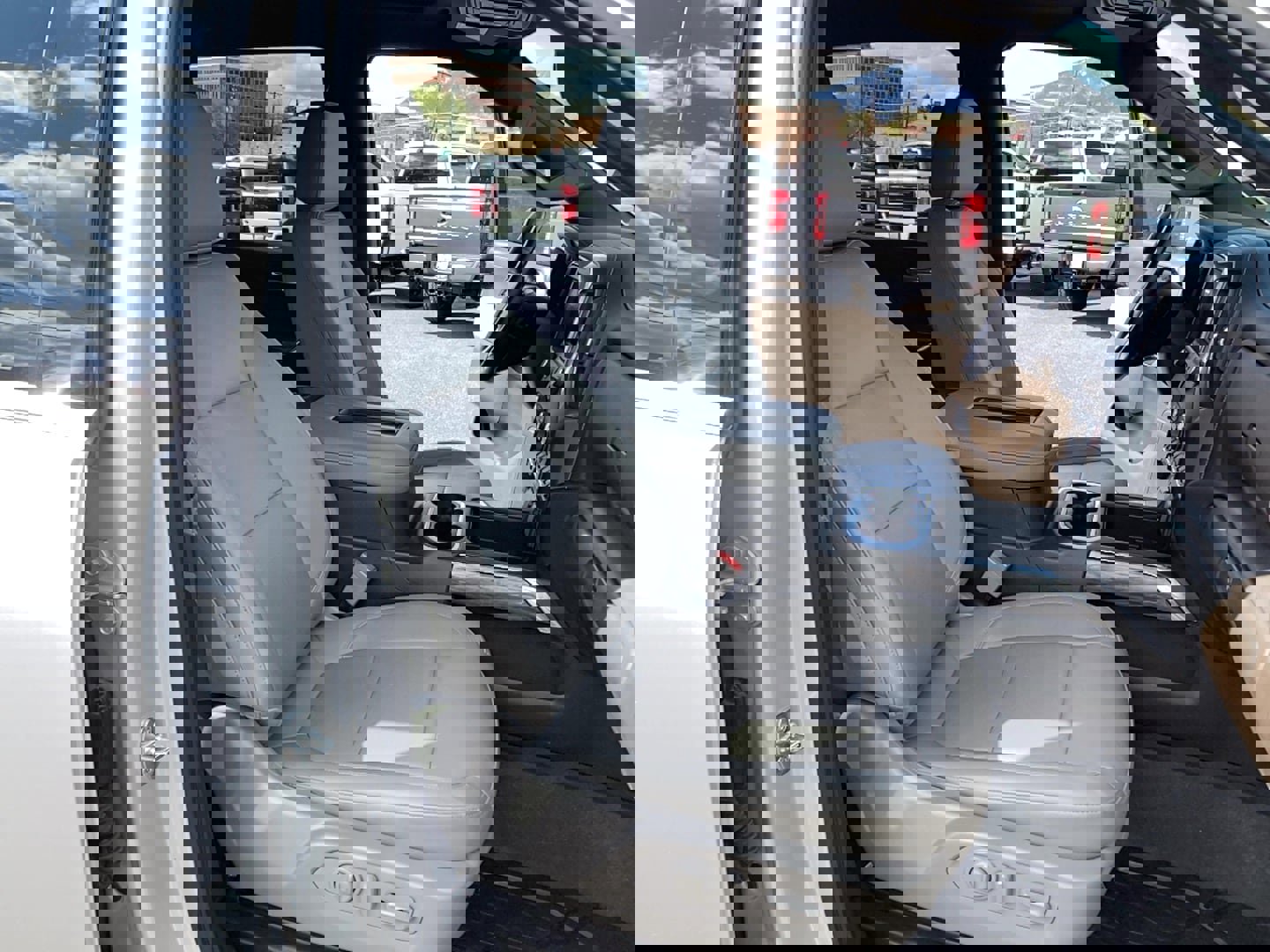 Used 2022 Chevrolet Silverado 3500 LTZ w/ LTZ Plus Package image 17