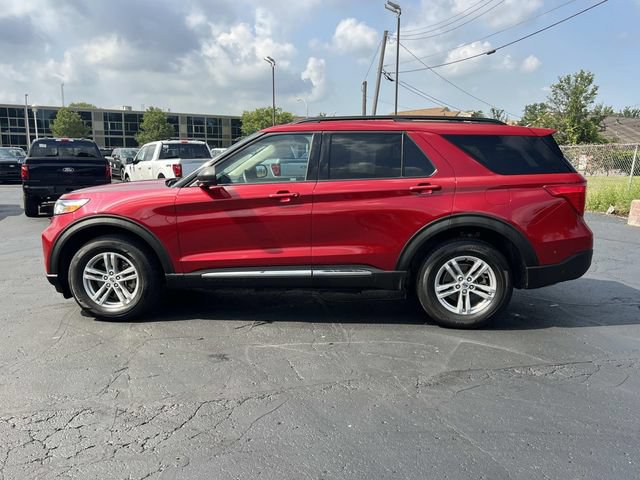 Certified 2024 Ford Explorer XLT w/ Equipment Group 202A AWD/4WD image 2