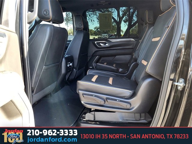 Used 2022 GMC Yukon XL AT4 image 16