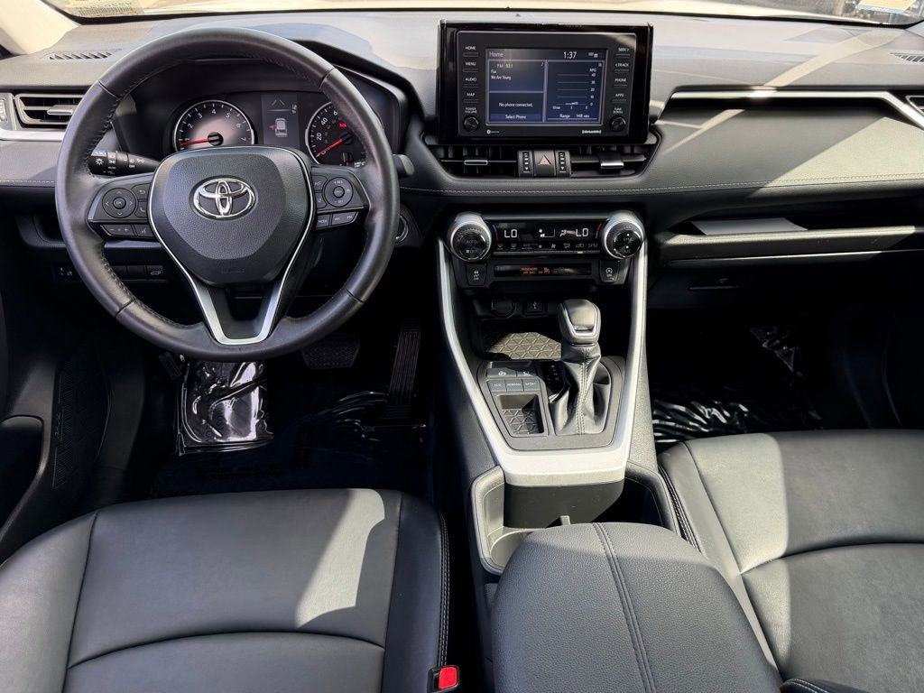 Used 2022 Toyota RAV4 XLE Premium image 29