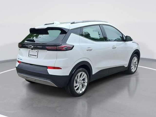 Used 2023 Chevrolet Bolt EUV LT w/ Driver Confidence Package FWD image 3