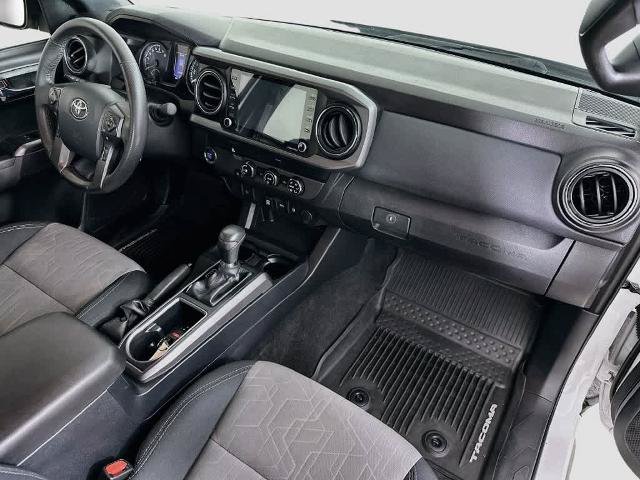 Used 2020 Toyota Tacoma TRD Sport RWD image 31