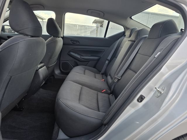 Used 2025 Nissan Altima 2.5 SV FWD image 17