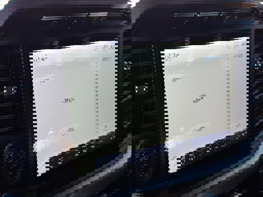 Certified 2023 Ford F150 Lariat w/ Equipment Group 502A High image 27