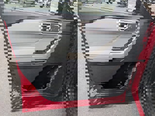 Certified 2022 Ford Explorer XLT w/ Equipment Group 202A image 12