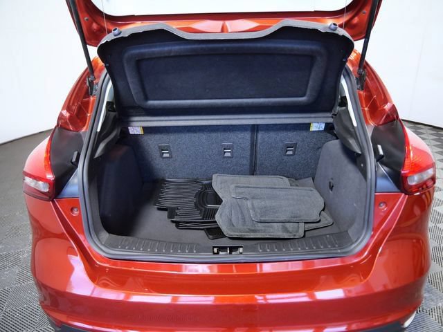 Certified 2018 Ford Focus SE w/ Cold Weather Package FWD image 9
