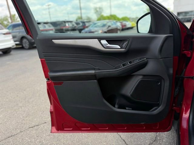 Certified 2022 Ford Escape SEL FWD image 11