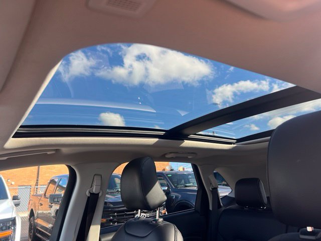 Certified 2024 Ford Edge SEL w/ Convenience Package AWD/4WD image 17