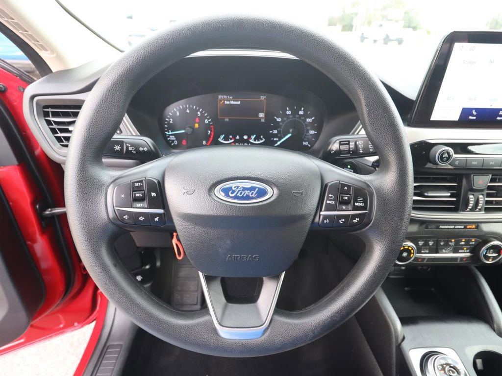 Certified 2020 Ford Escape SE image 17