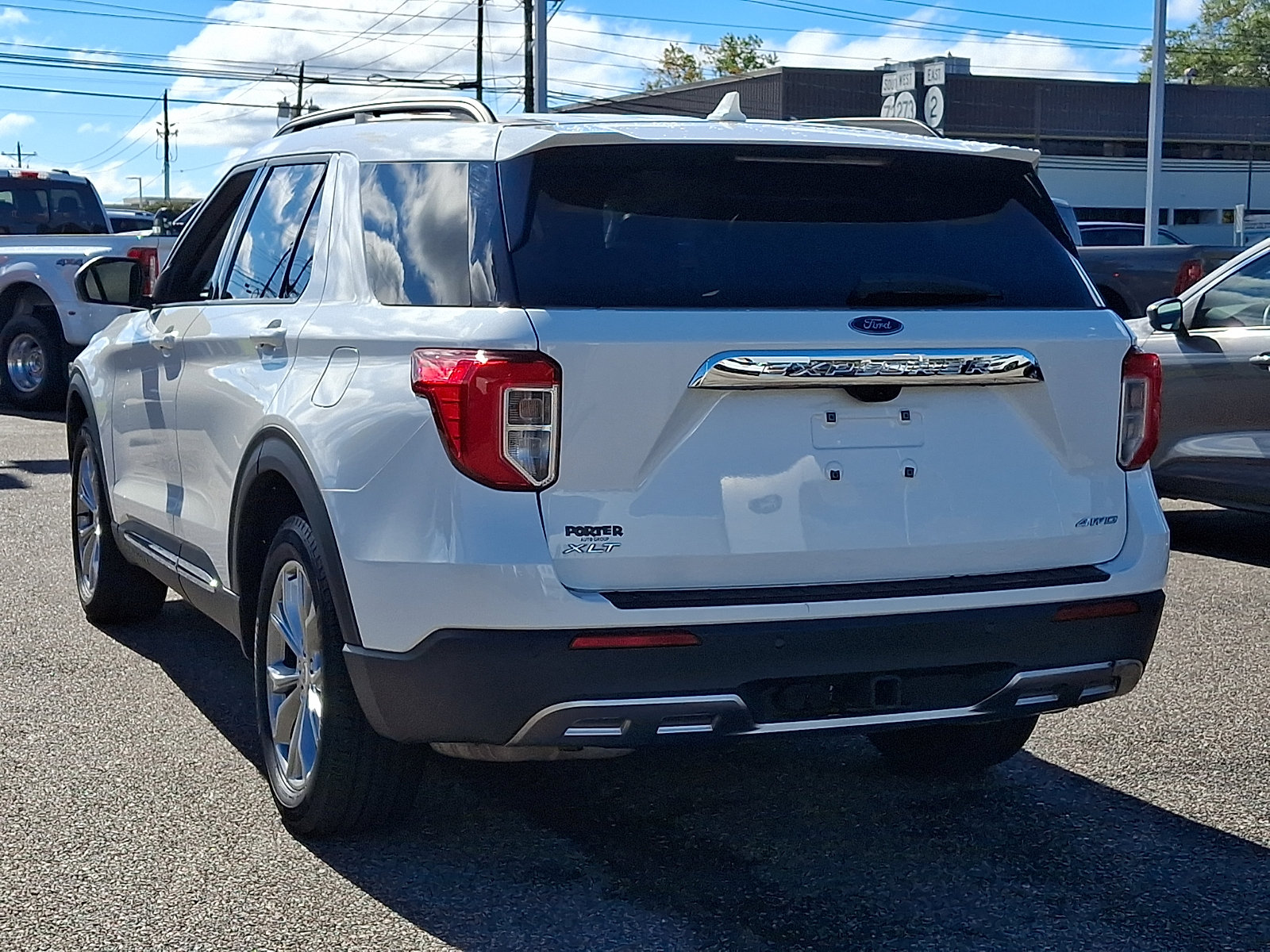 Certified 2023 Ford Explorer XLT w/ Equipment Group 202A AWD/4WD image 8