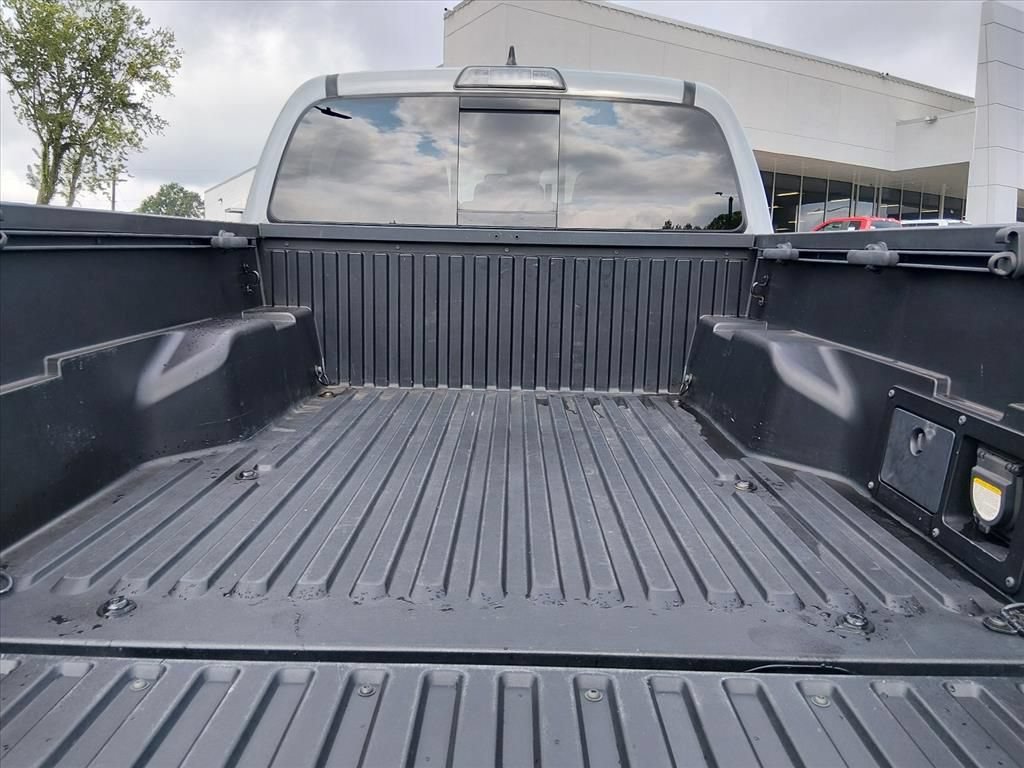 Used 2019 Toyota Tacoma 2WD Double Cab image 14