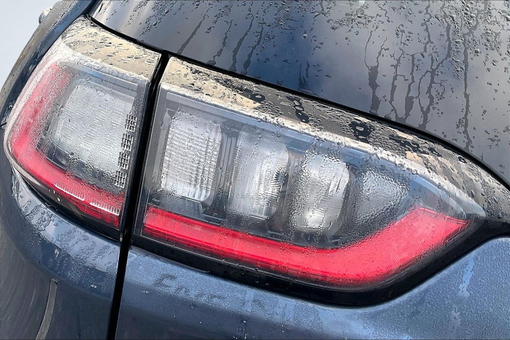 Used 2020 Jeep Cherokee Latitude Plus FWD image 24