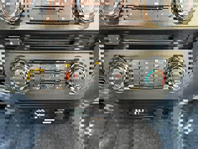 Certified 2018 Ford F150 XLT w/ Equipment Group 302A Luxury image 24