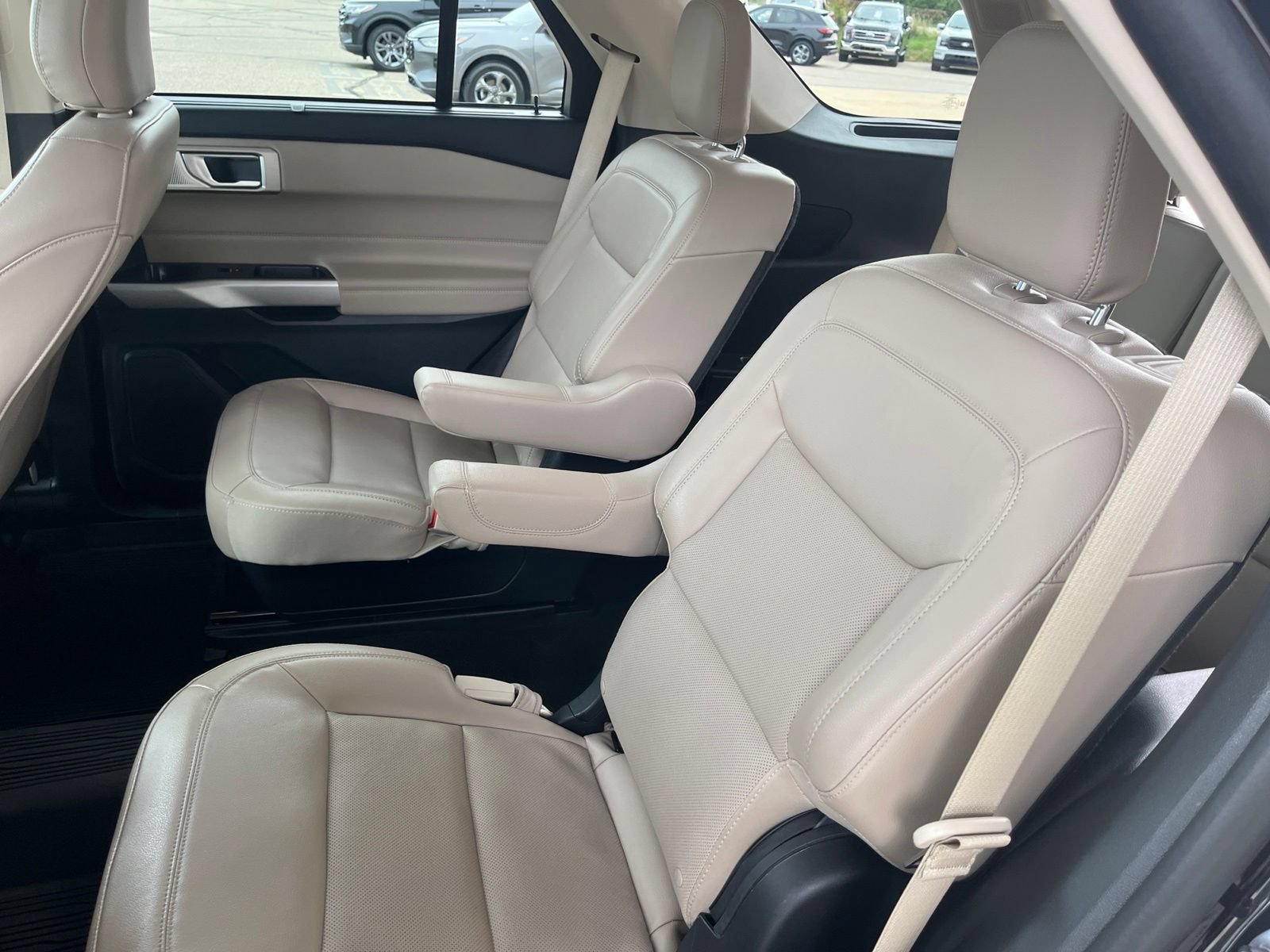 Certified 2024 Ford Explorer Limited w/ Limited Technology Package AWD/4WD image 14