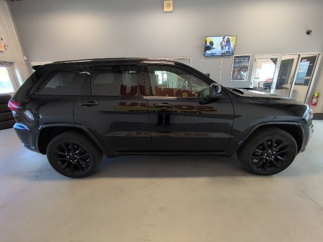 Used 2021 Jeep Grand Cherokee Laredo X AWD/4WD image 6