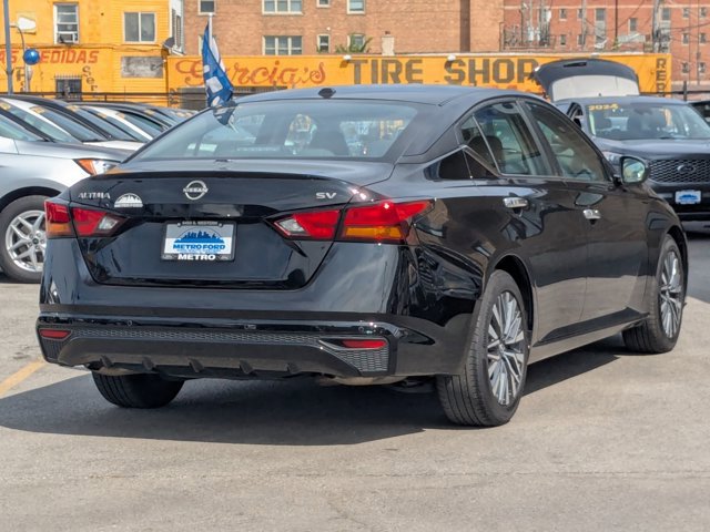 Used 2024 Nissan Altima 2.5 SV FWD image 4