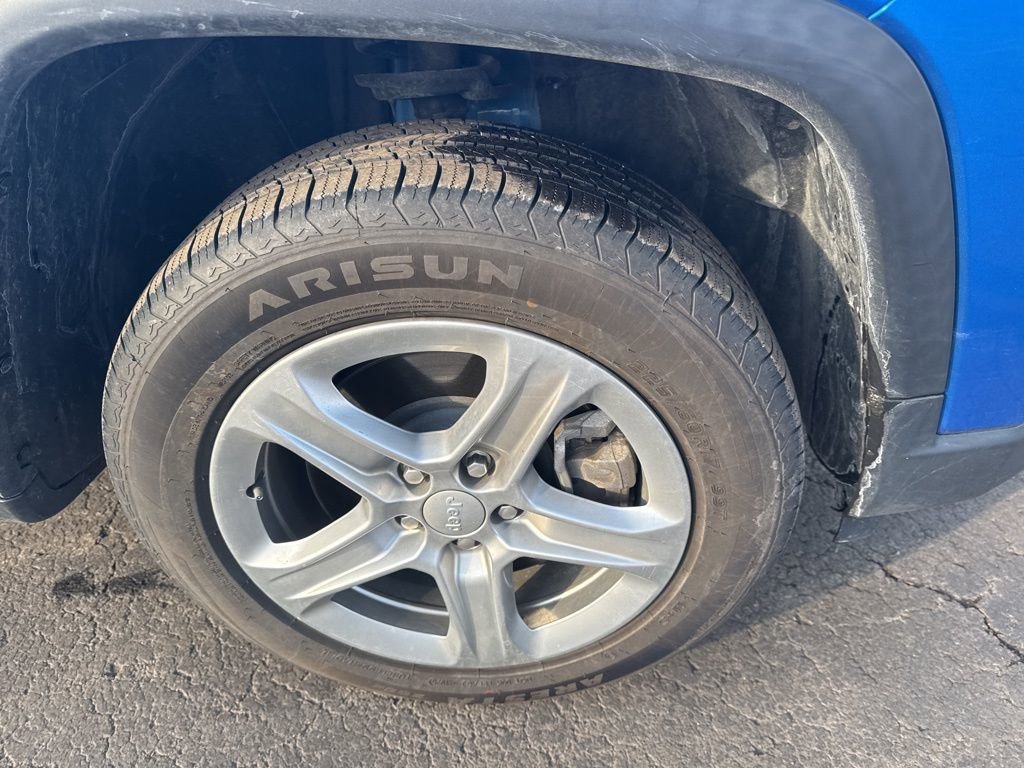 Used 2023 Jeep Compass Latitude w/ Convenience Group image 47